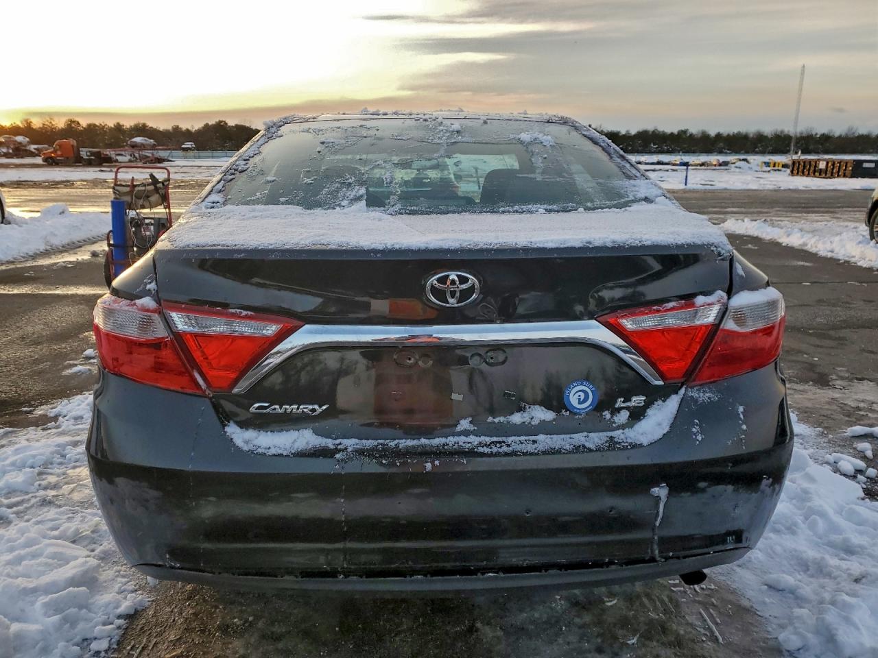 2016 TOYOTA CAMRY LE photo 6