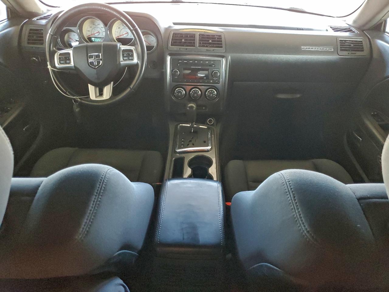2012 DODGE CHALLENGER SXT photo 8