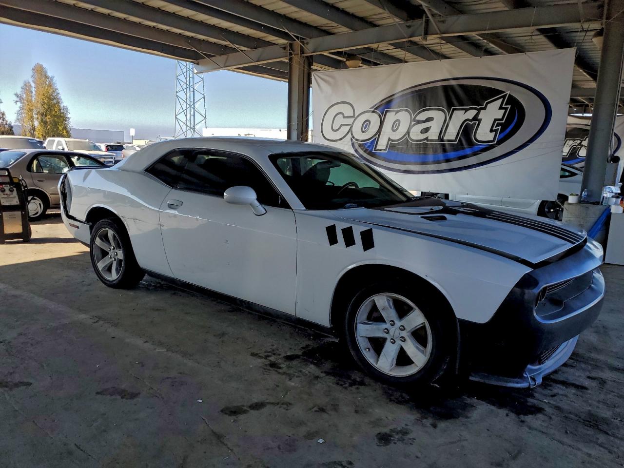 2012 DODGE CHALLENGER SXT photo 4