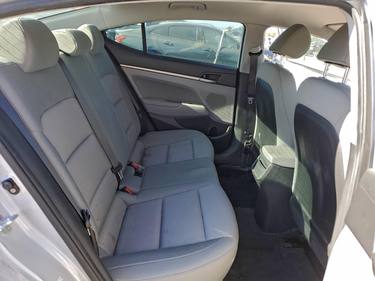 2017 HYUNDAI ELANTRA SE photo 10