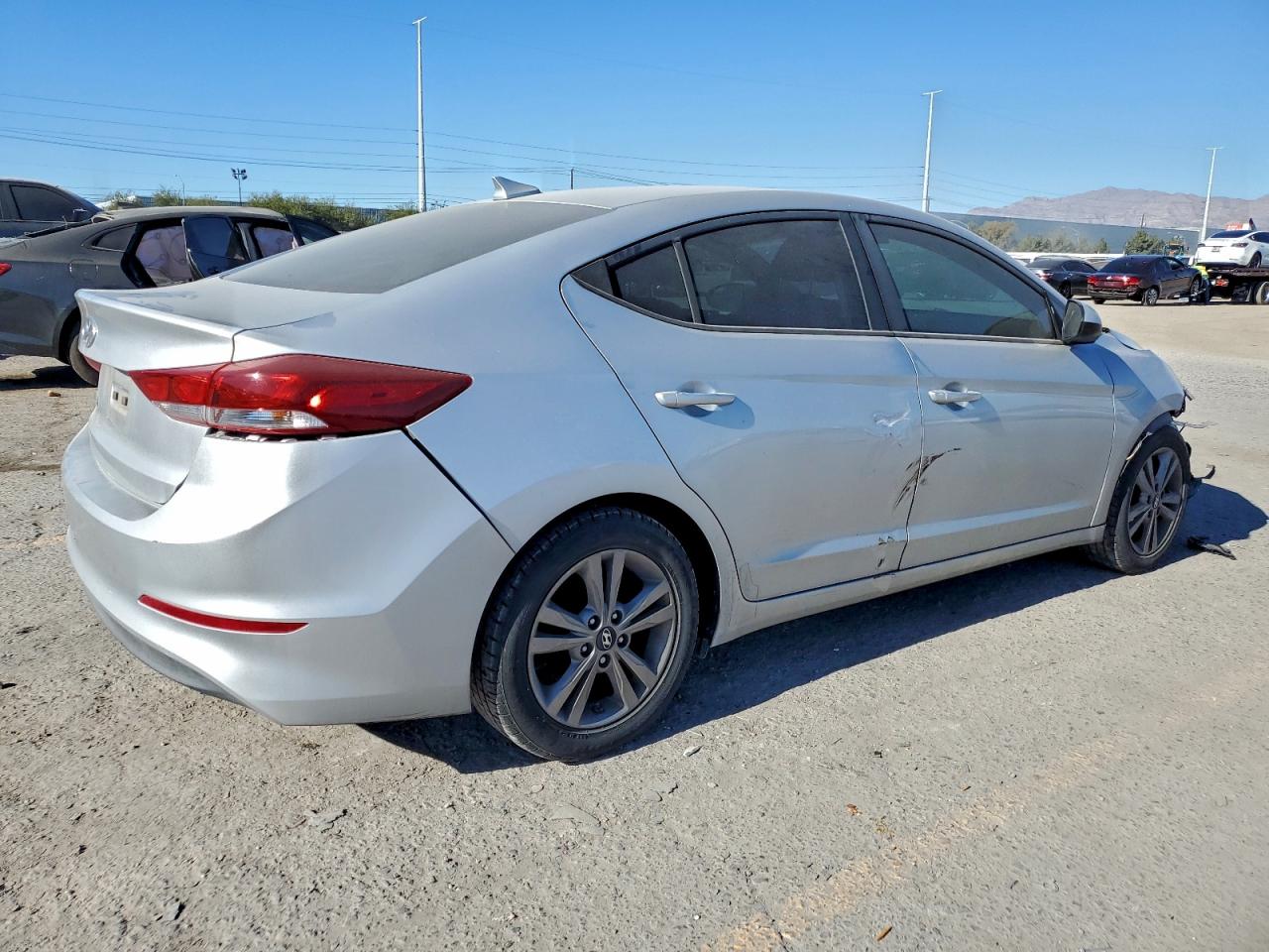 2017 HYUNDAI ELANTRA SE photo 3