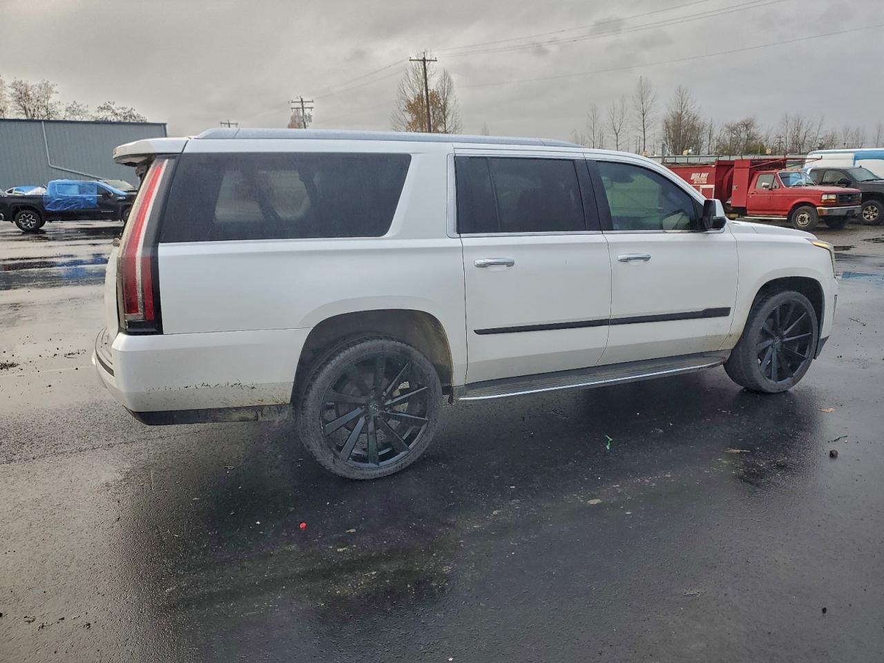 2016 CADILLAC ESCALADE ESV LUXURY photo 3