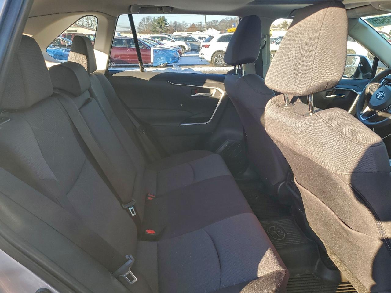2025 TOYOTA RAV4 XLE photo 11
