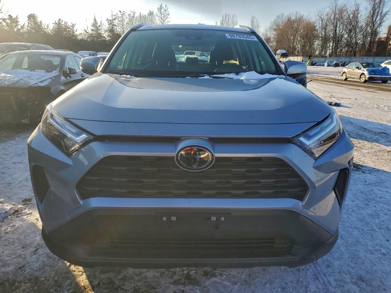 2025 TOYOTA RAV4 XLE photo 5