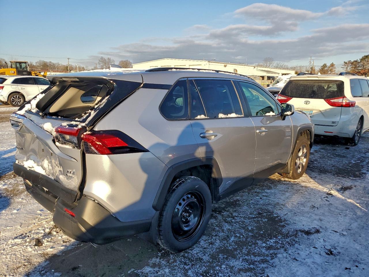 2025 TOYOTA RAV4 XLE photo 3