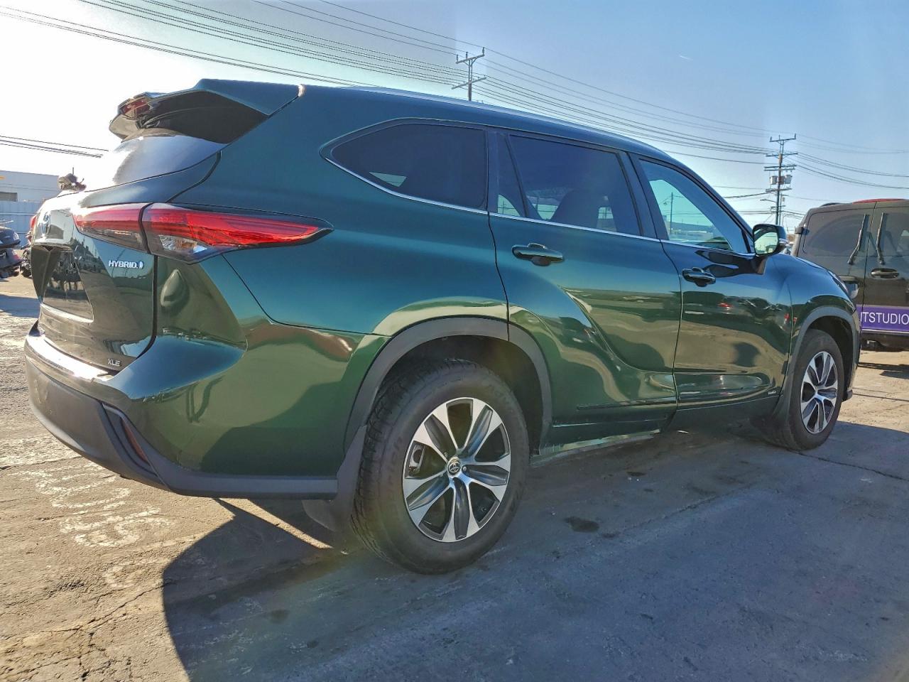 2023 TOYOTA HIGHLANDER HYBRID XLE photo 3