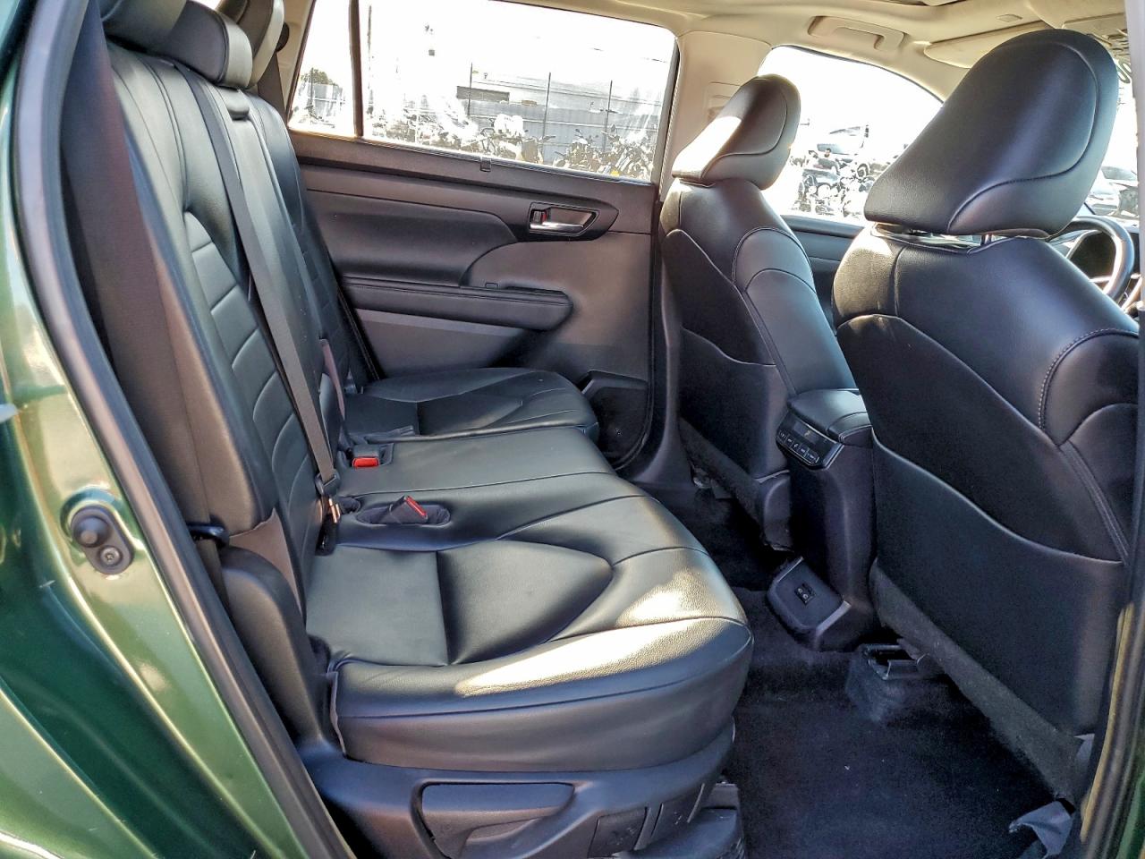 2023 TOYOTA HIGHLANDER HYBRID XLE photo 11