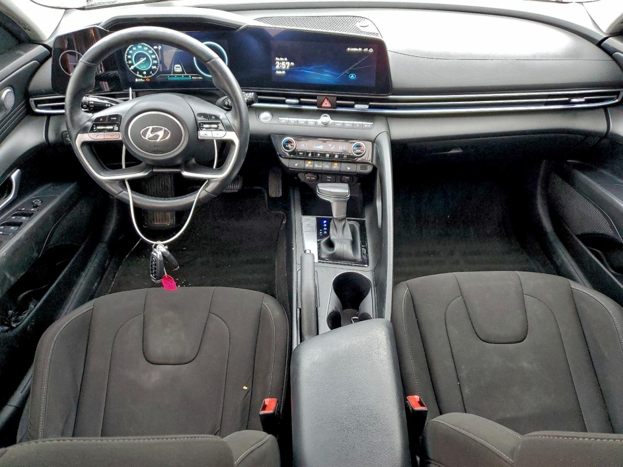 2023 HYUNDAI ELANTRA SEL photo 8