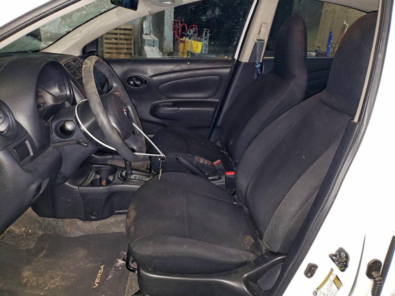 2014 NISSAN VERSA S photo 7