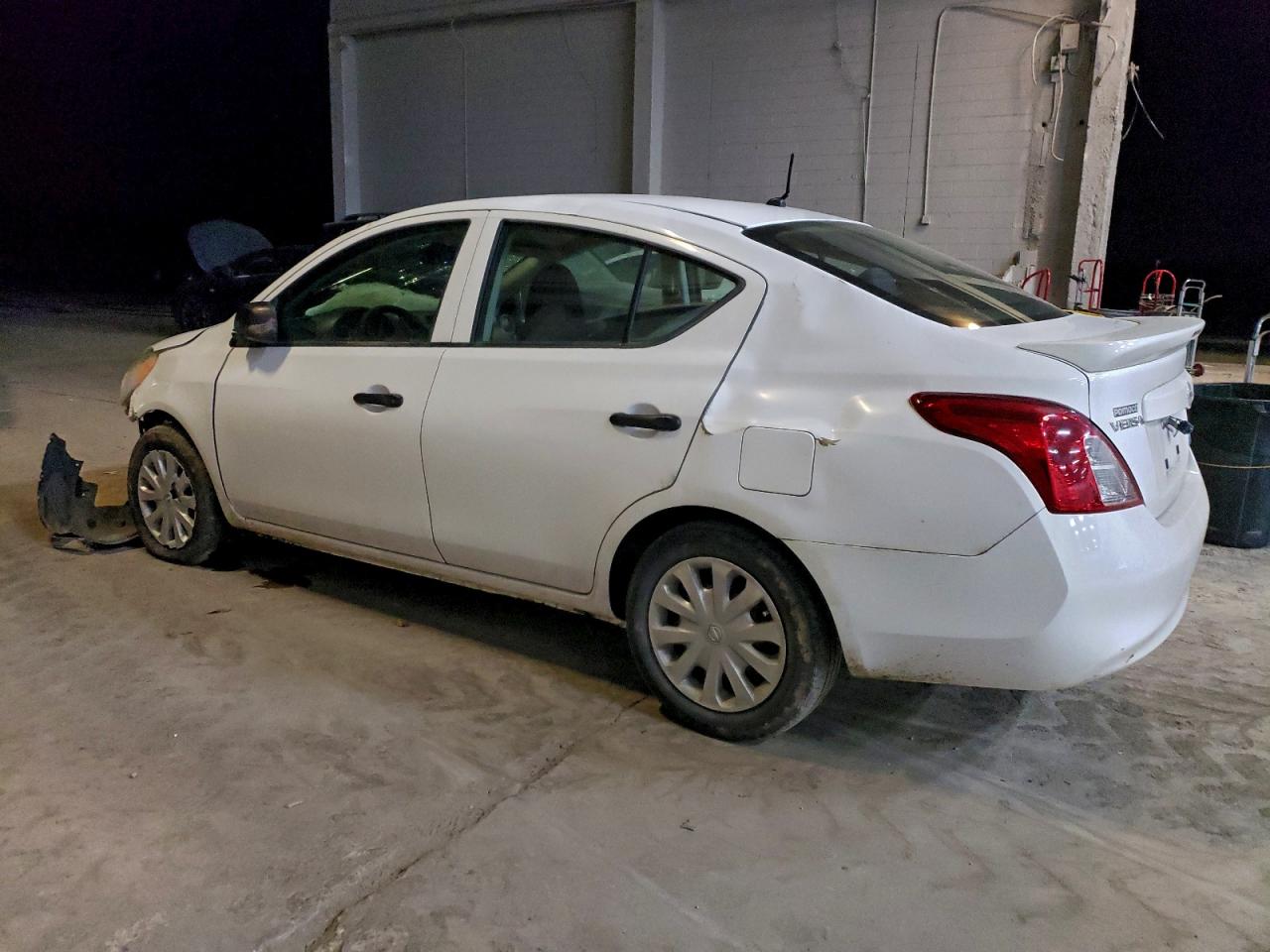 2014 NISSAN VERSA S photo 2