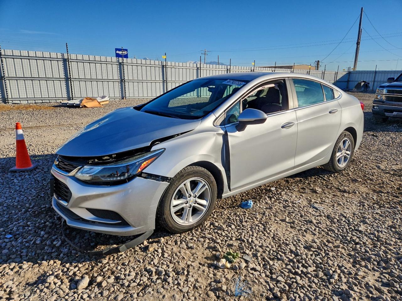 2017 CHEVROLET CRUZE LT — FRONT END damage — photo 1