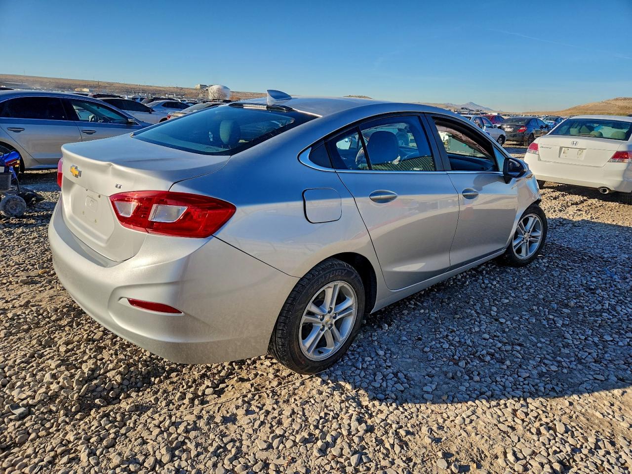 2017 CHEVROLET CRUZE LT photo 3