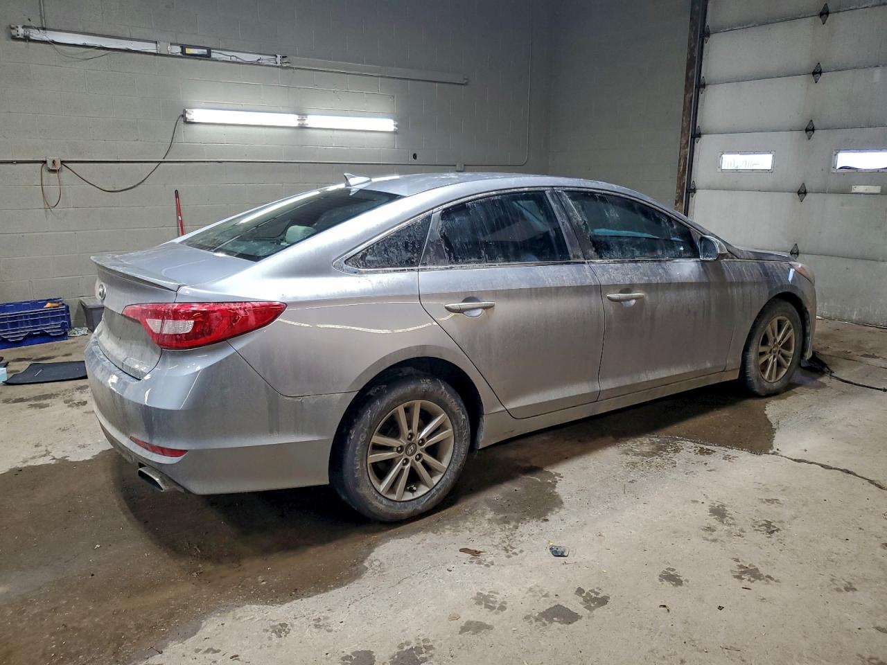 2015 HYUNDAI SONATA SE photo 3