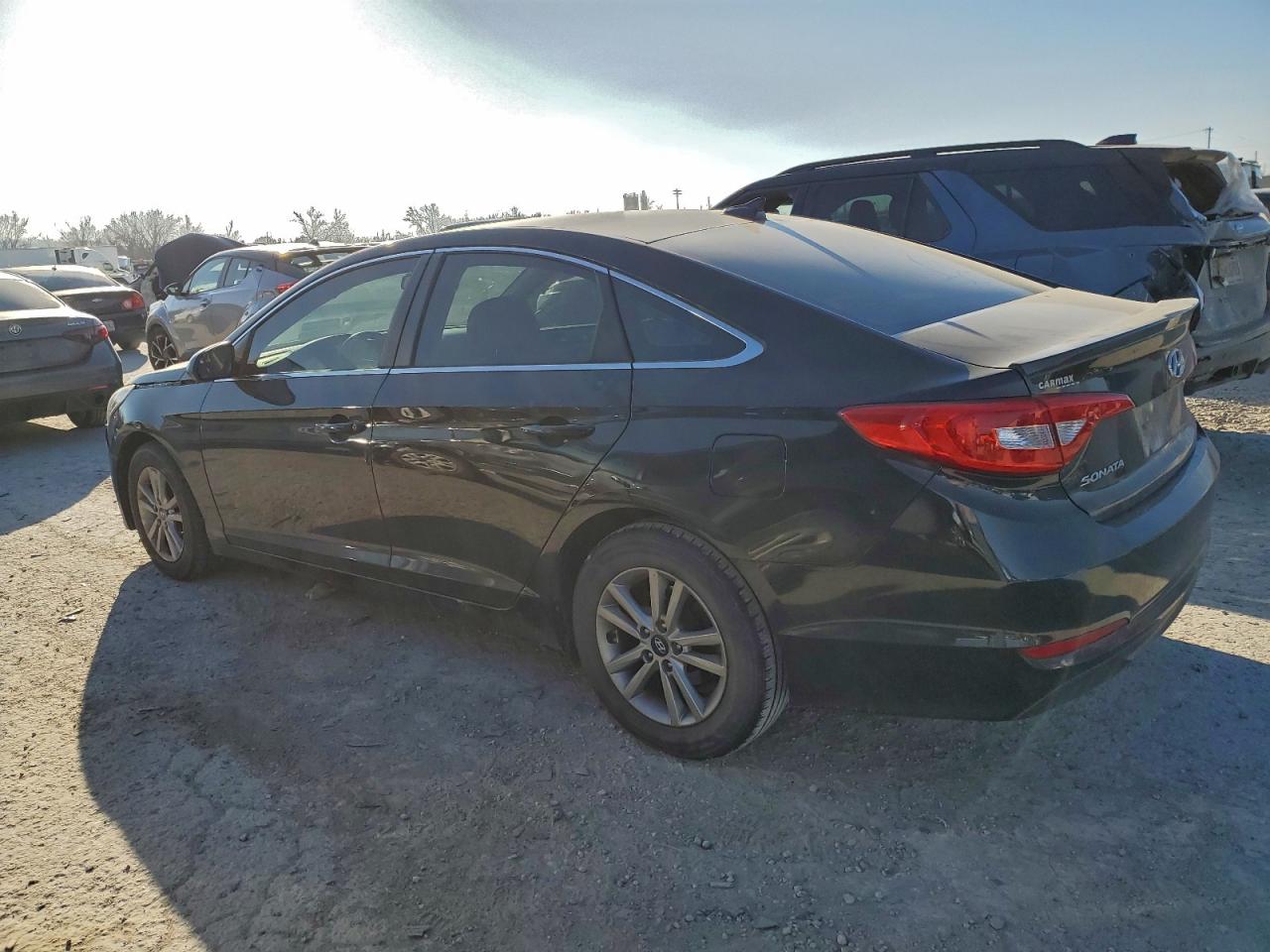 2017 HYUNDAI SONATA SE photo 2