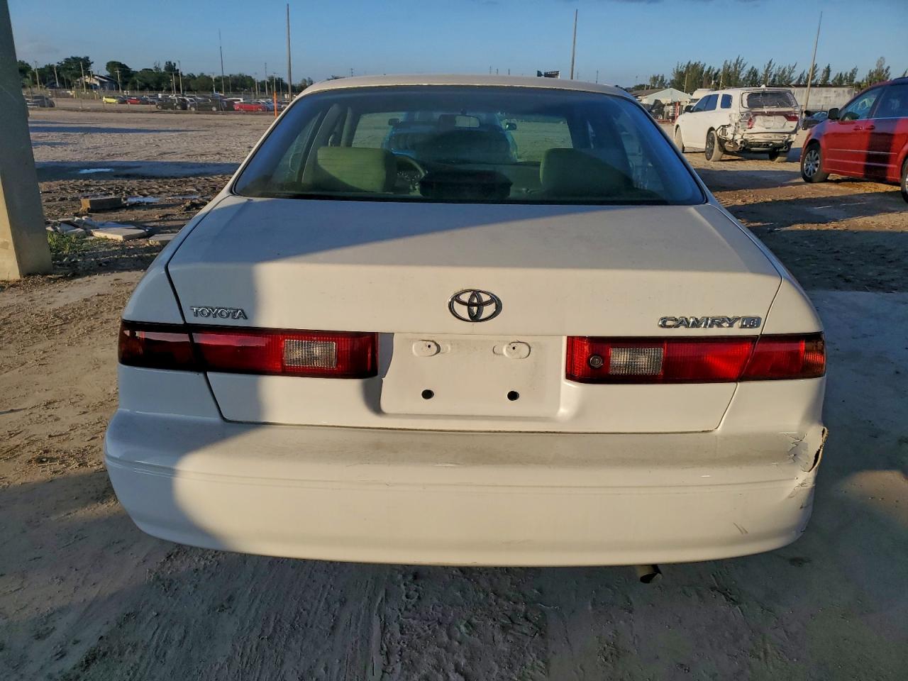 1999 TOYOTA CAMRY CE photo 6