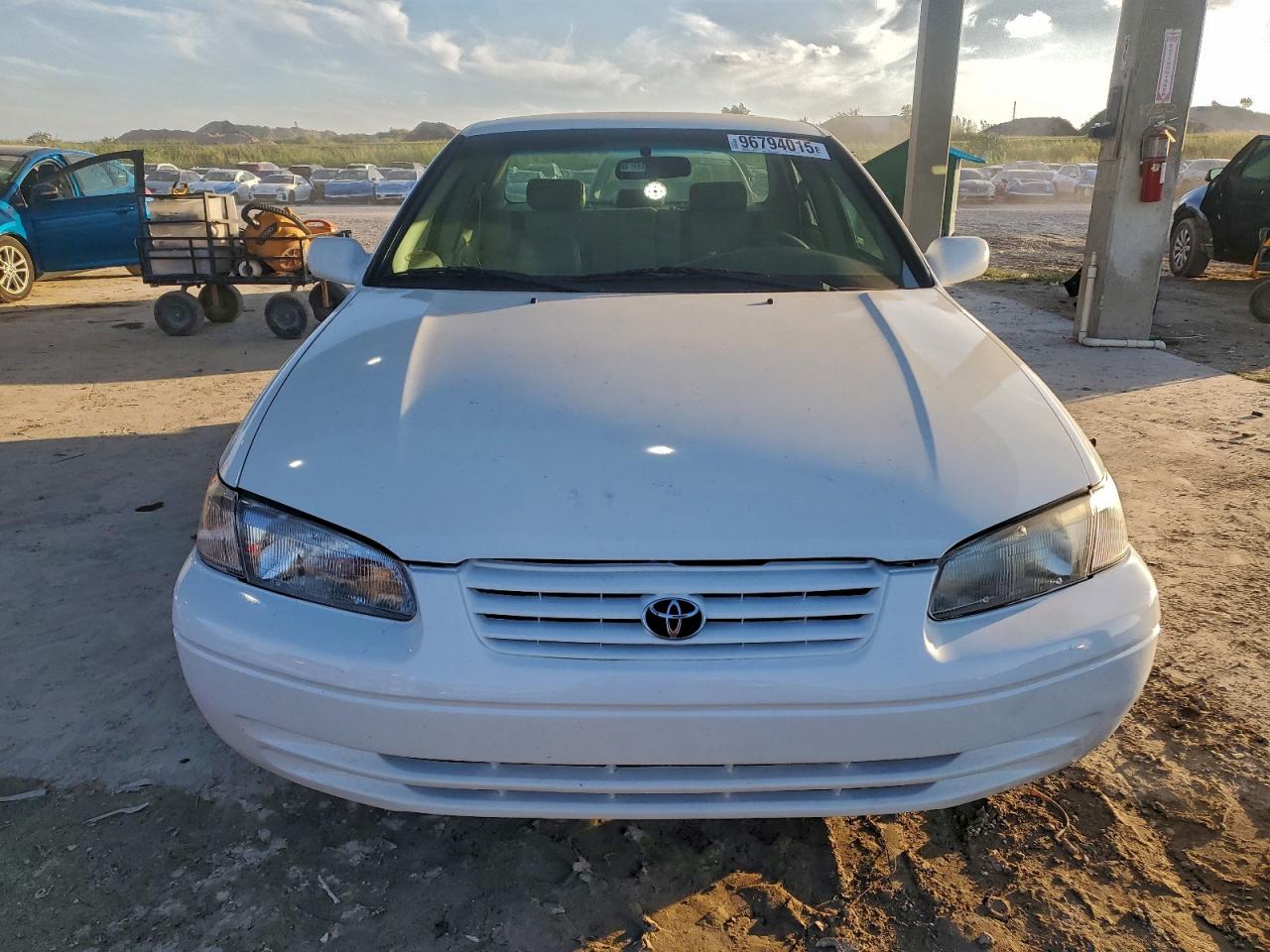 1999 TOYOTA CAMRY CE photo 5