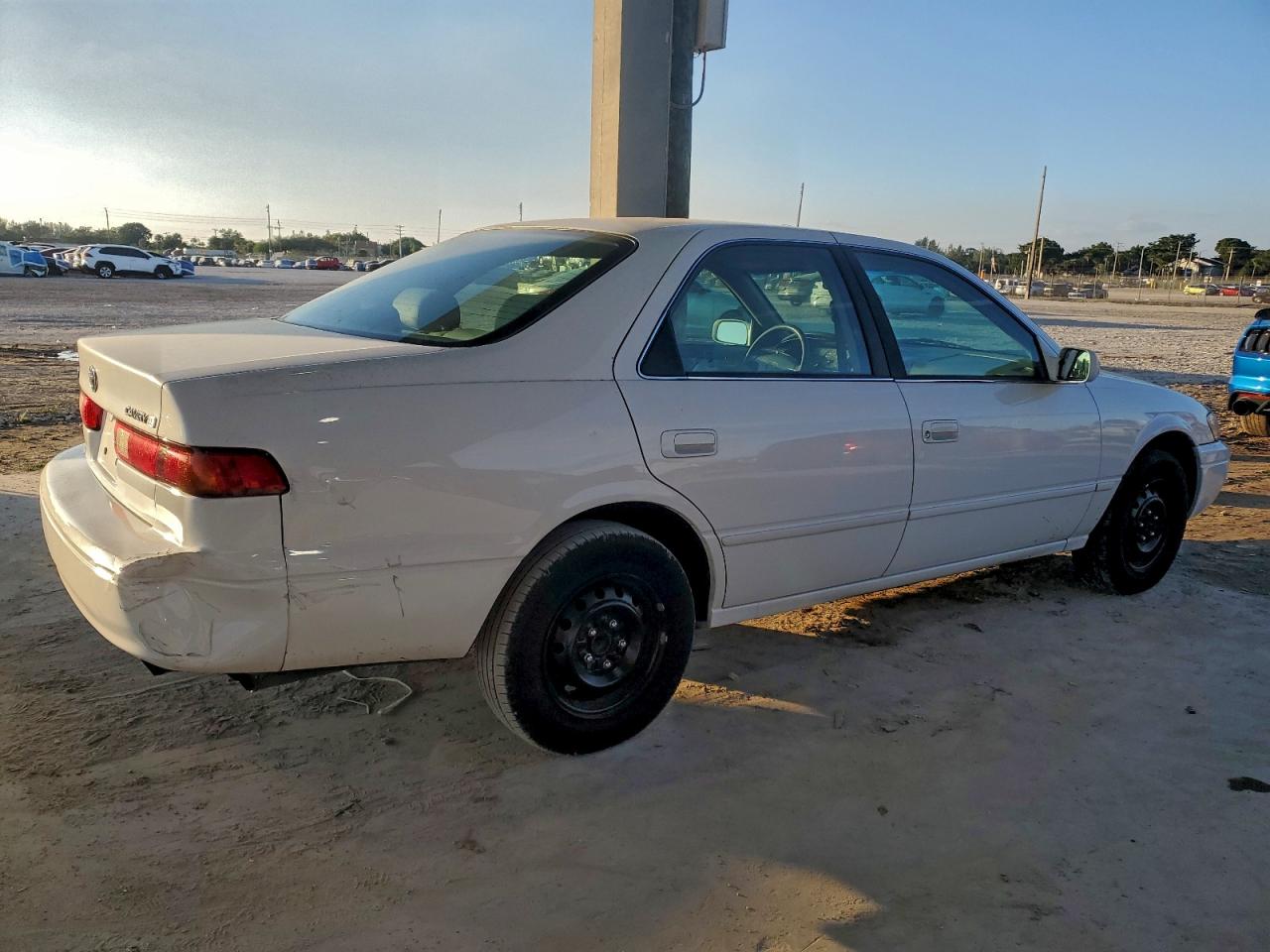 1999 TOYOTA CAMRY CE photo 3