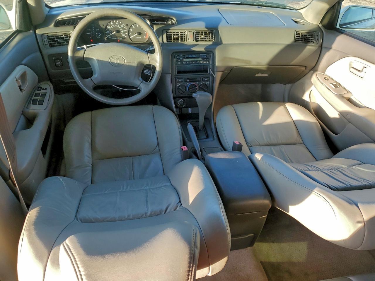 1999 TOYOTA CAMRY CE photo 8