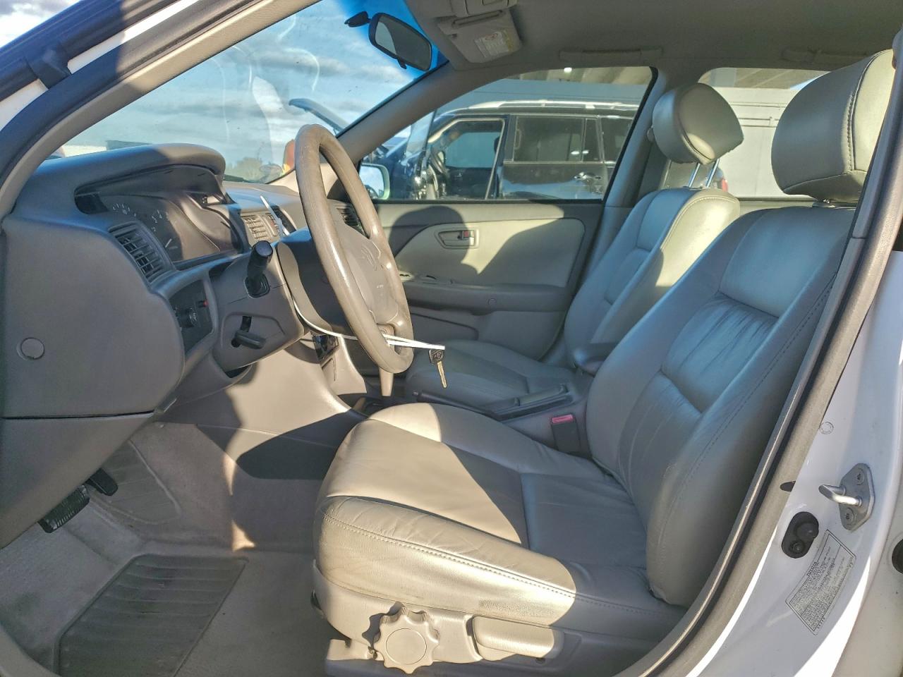 1999 TOYOTA CAMRY CE photo 7