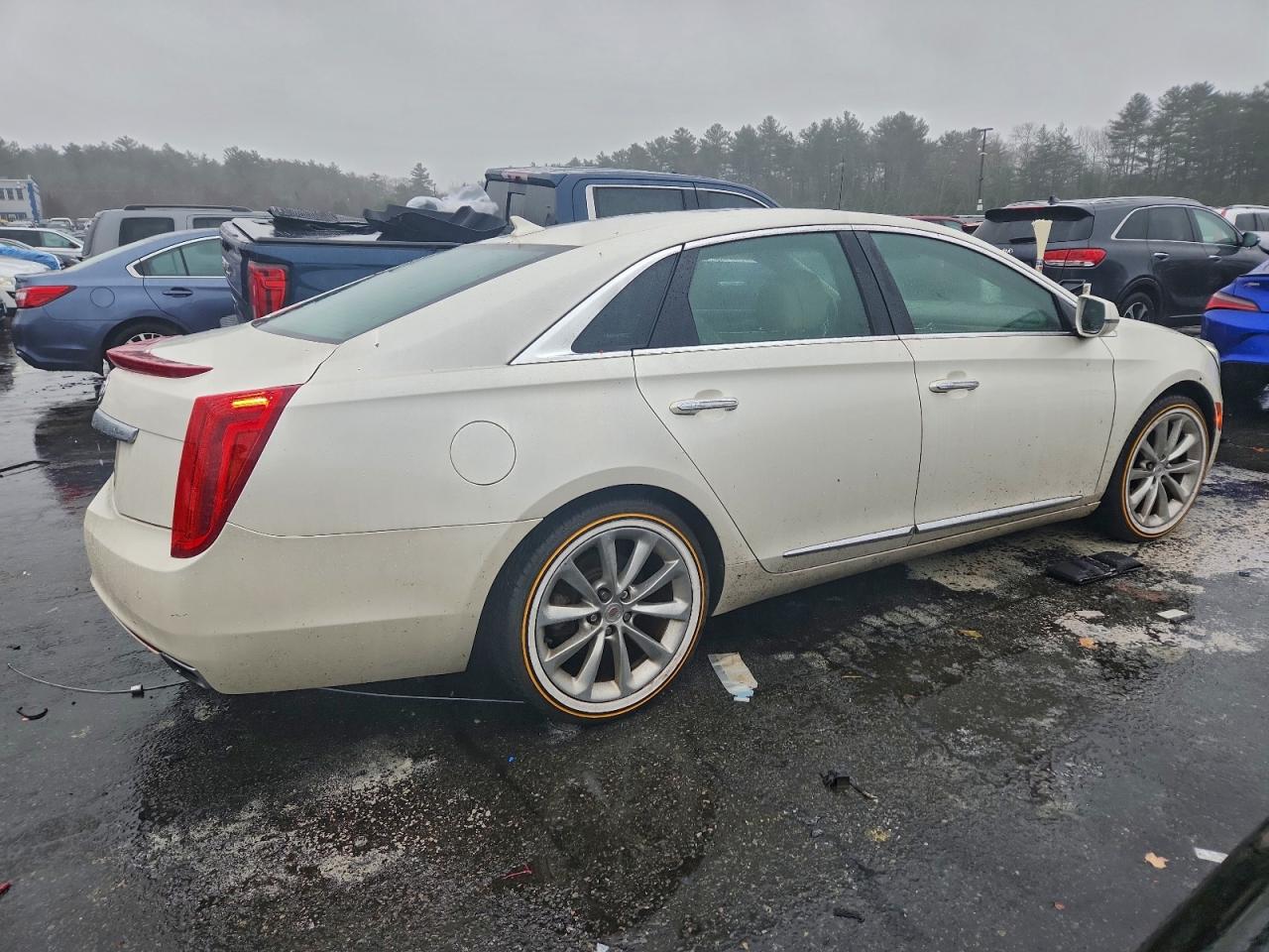 2014 CADILLAC XTS LUXURY COLLECTION photo 3