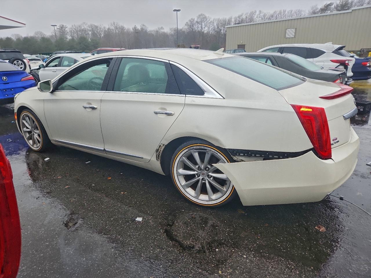 2014 CADILLAC XTS LUXURY COLLECTION photo 2