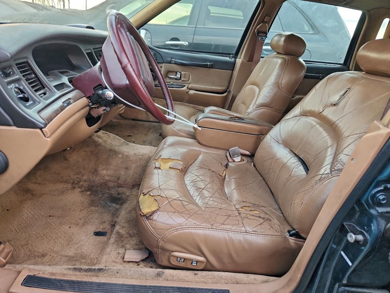 1996 LINCOLN TOWN CAR SIGNATURE photo 7