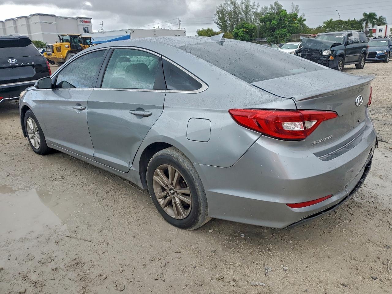 2015 HYUNDAI SONATA SE photo 2
