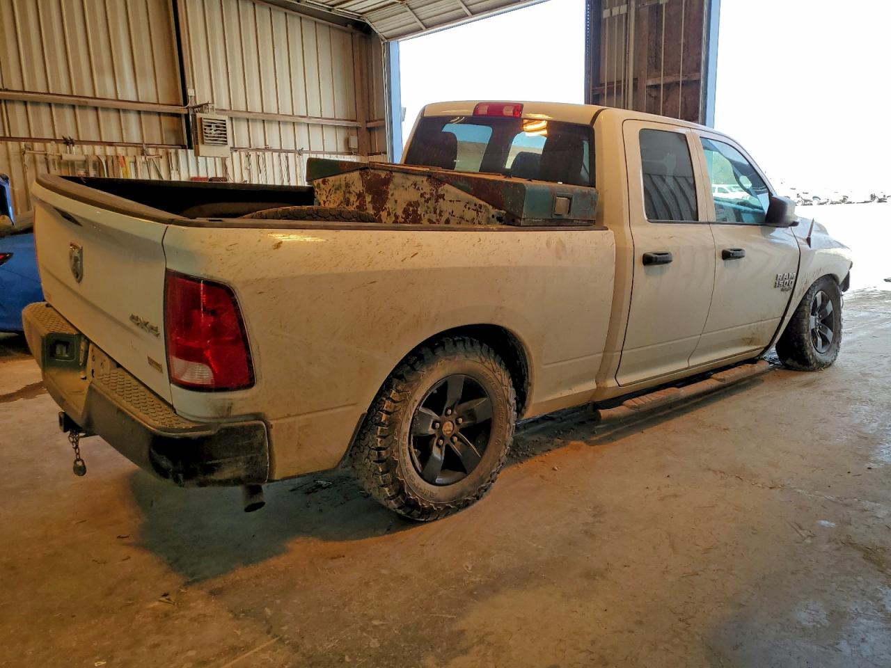 2019 RAM 1500 CLASSIC TRADESMAN photo 3