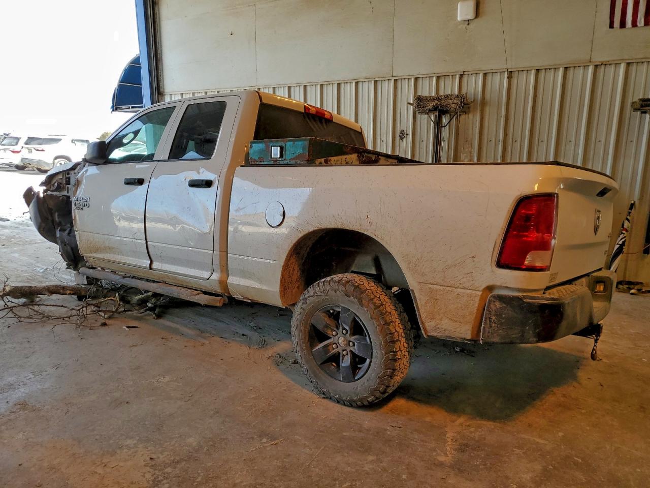 2019 RAM 1500 CLASSIC TRADESMAN photo 2