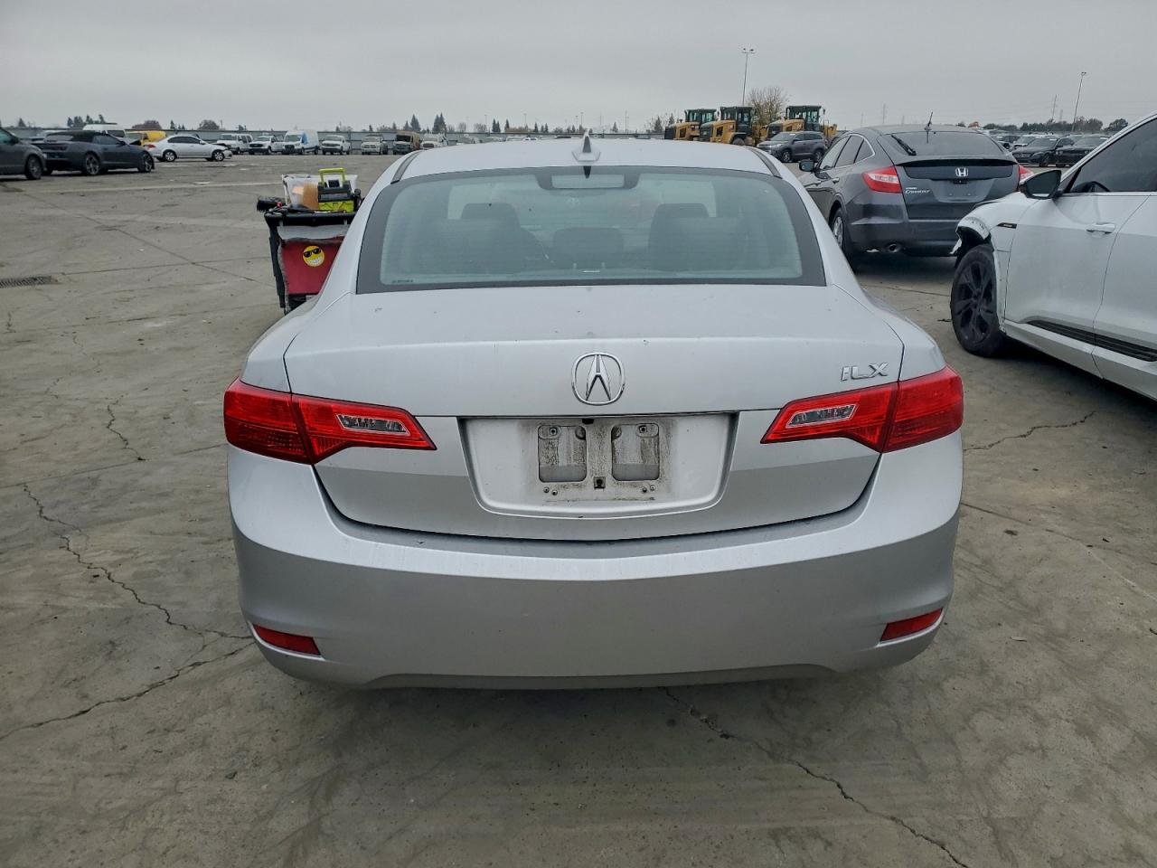 2013 ACURA ILX 20 TECH photo 6