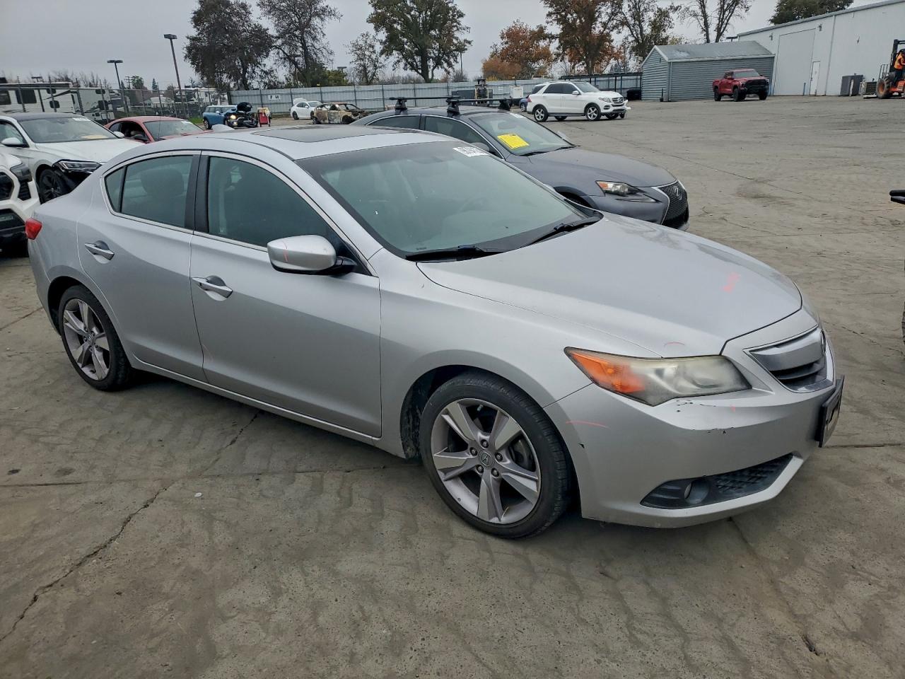 2013 ACURA ILX 20 TECH photo 4