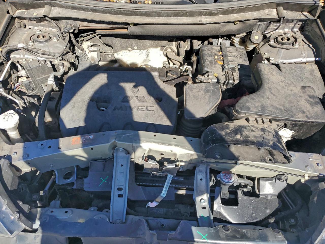 2019 MITSUBISHI OUTLANDER SE photo 12