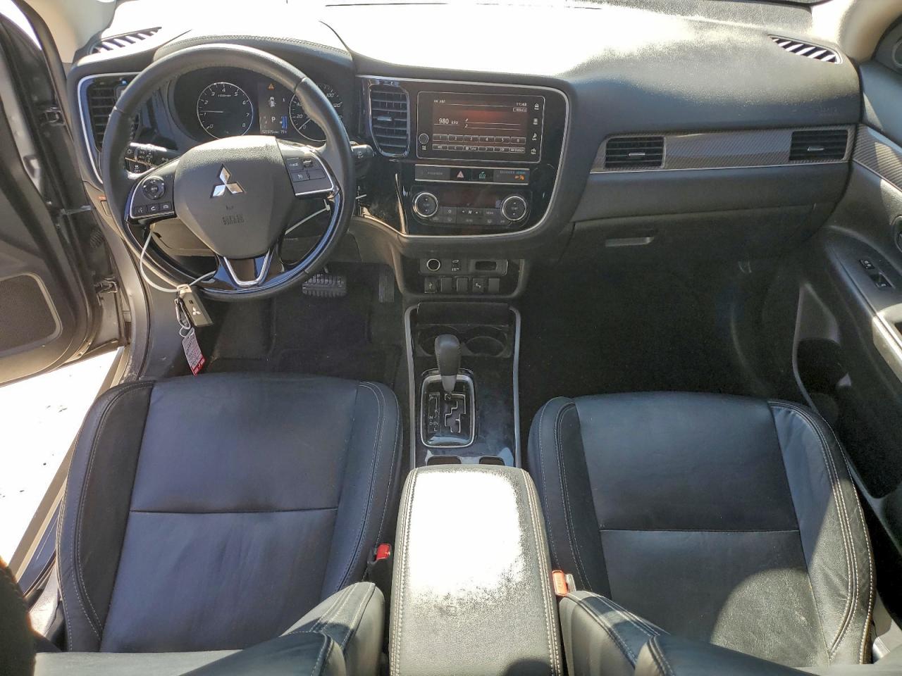 2019 MITSUBISHI OUTLANDER SE photo 8