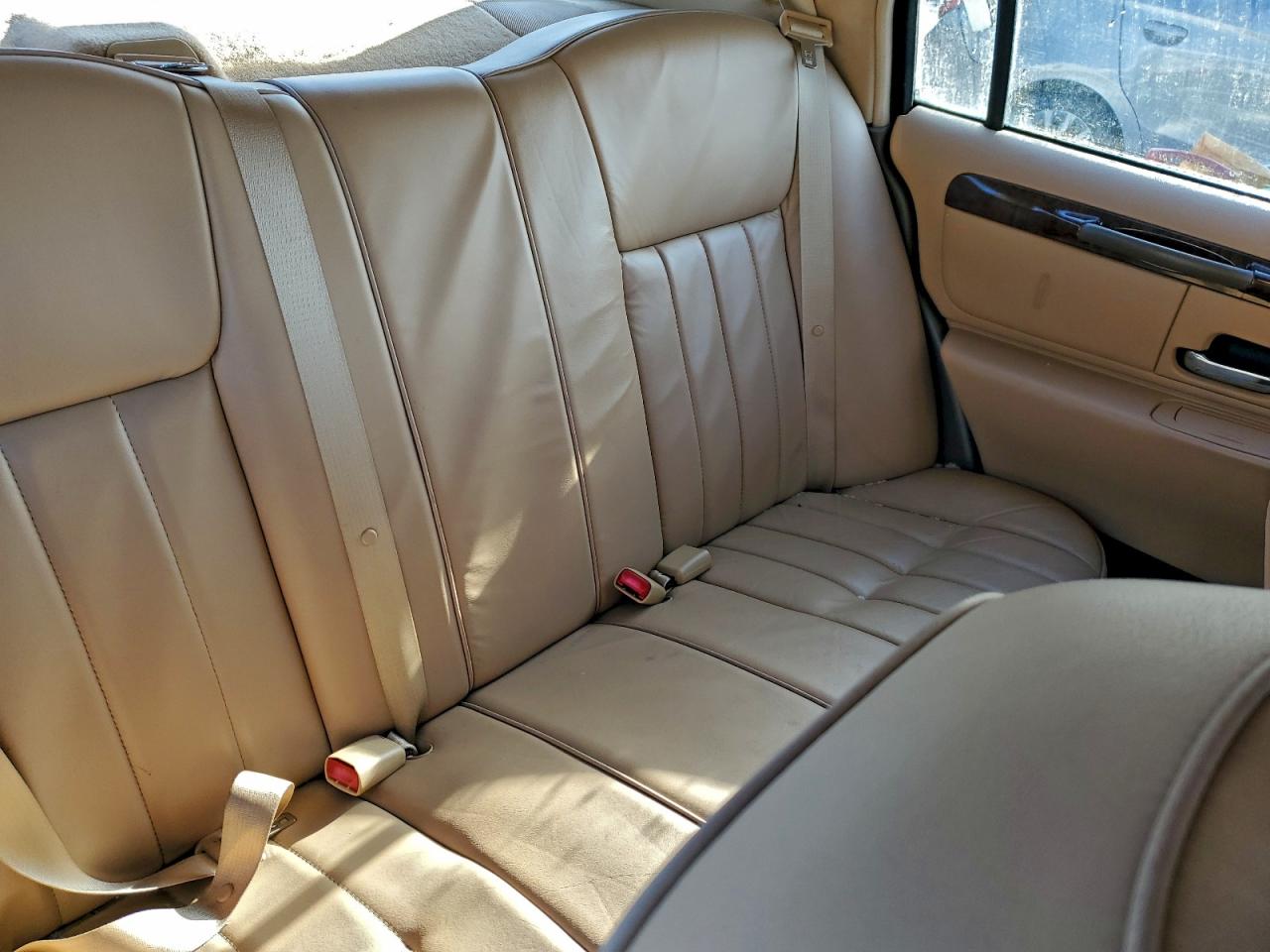 1998 LINCOLN TOWN CAR EXECUTIVE photo 10