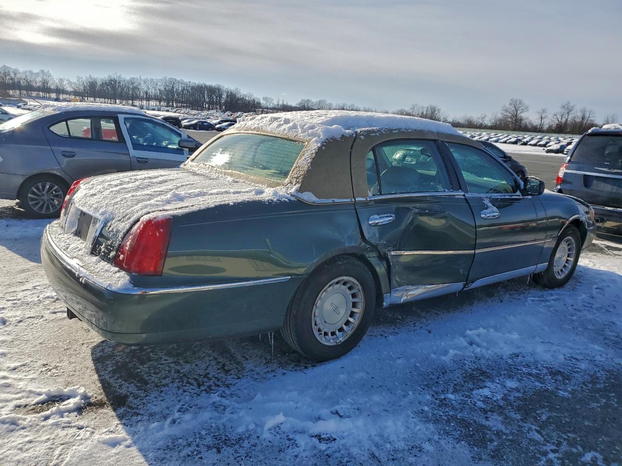1998 LINCOLN TOWN CAR EXECUTIVE photo 3