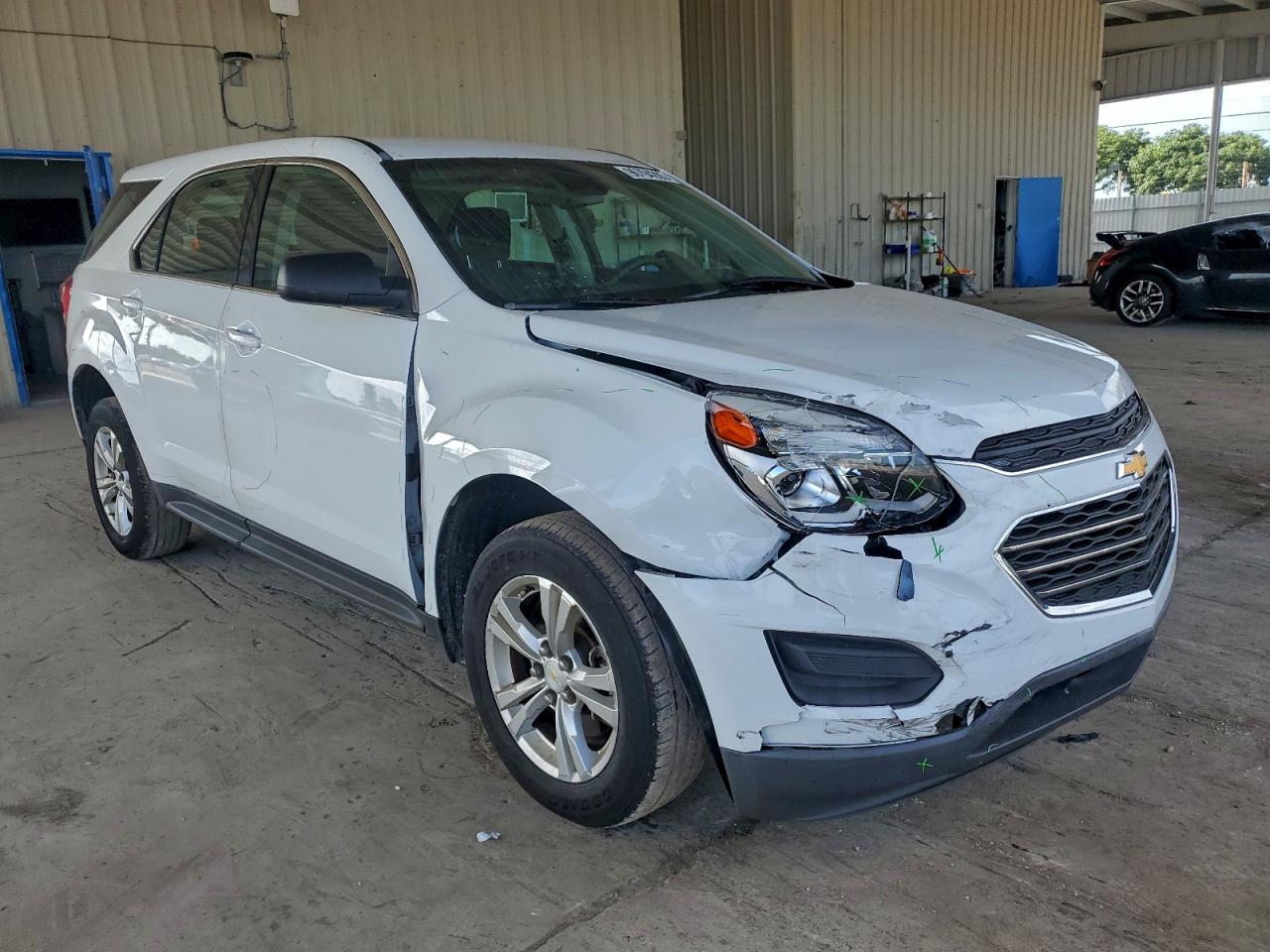 2016 CHEVROLET EQUINOX LS photo 4