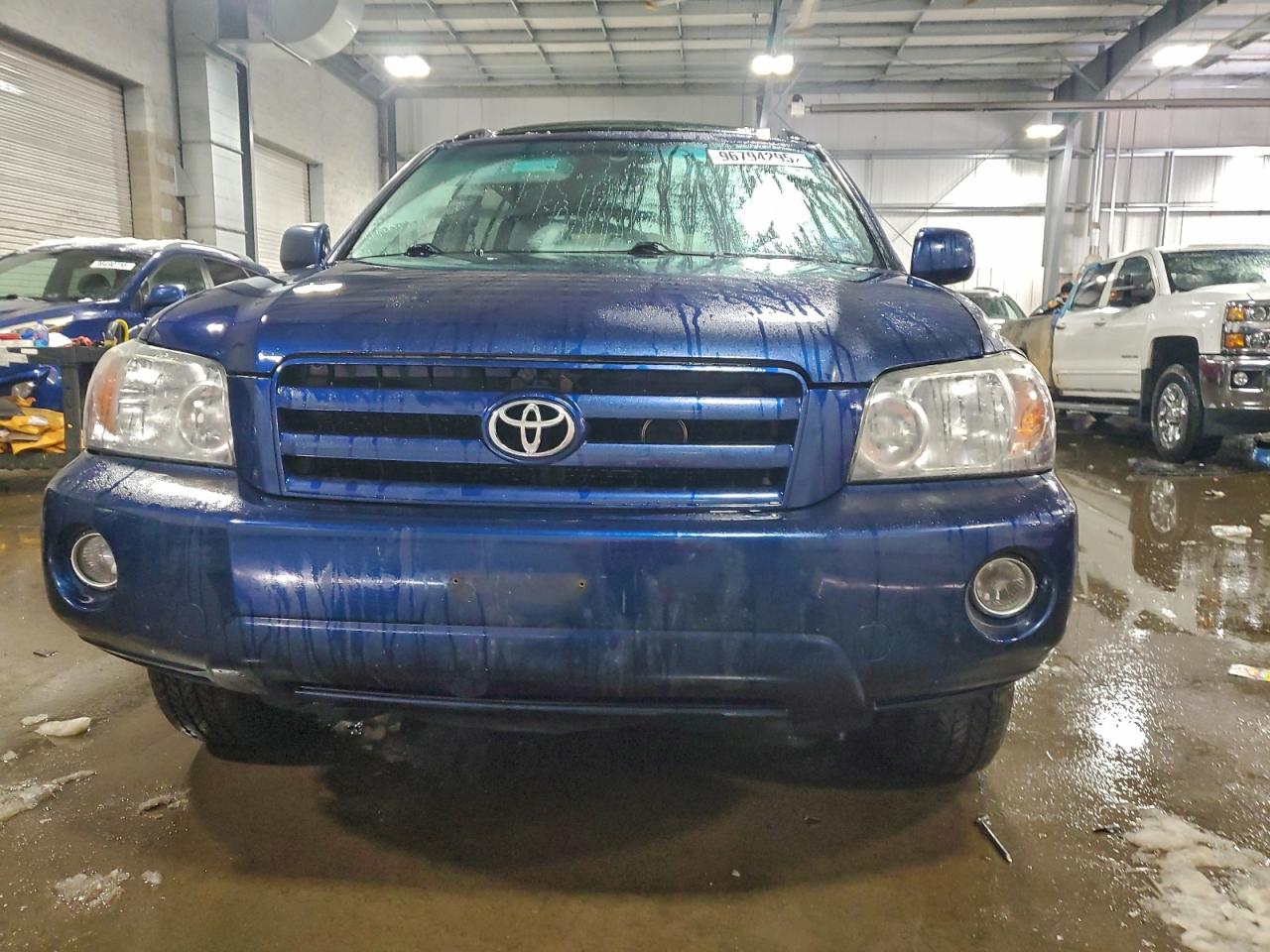 2004 TOYOTA HIGHLANDER photo 5