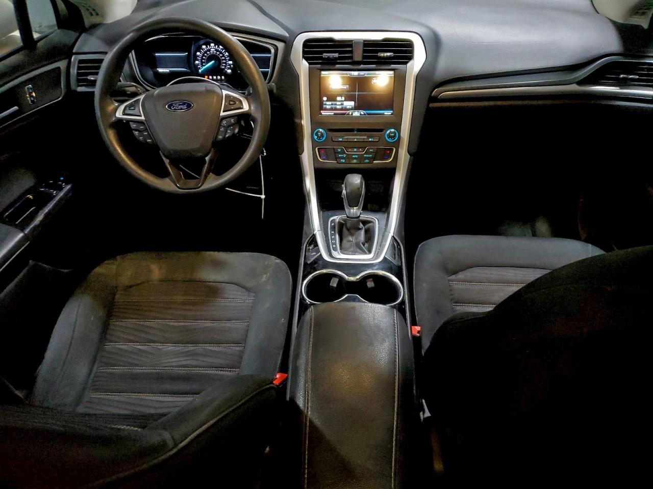 2016 FORD FUSION SE photo 8