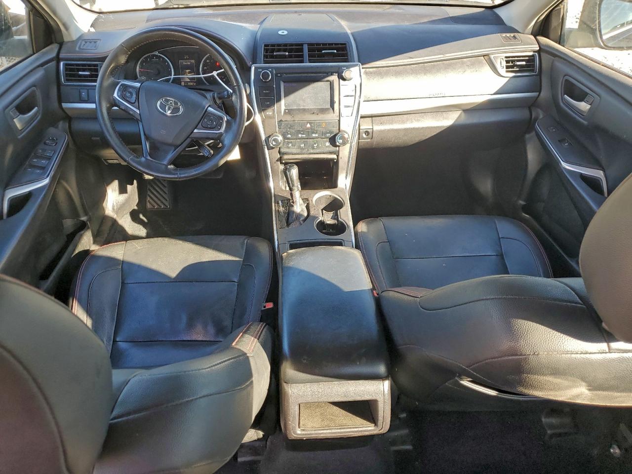 2017 TOYOTA CAMRY LE photo 8