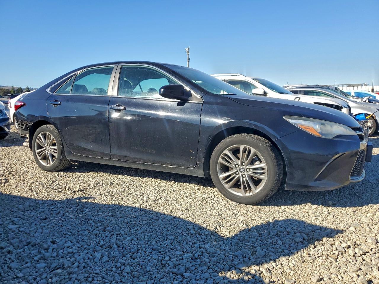 2017 TOYOTA CAMRY LE photo 4