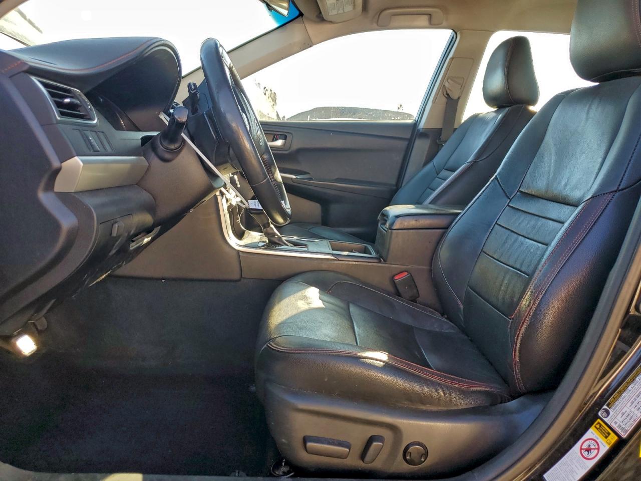 2017 TOYOTA CAMRY LE photo 7