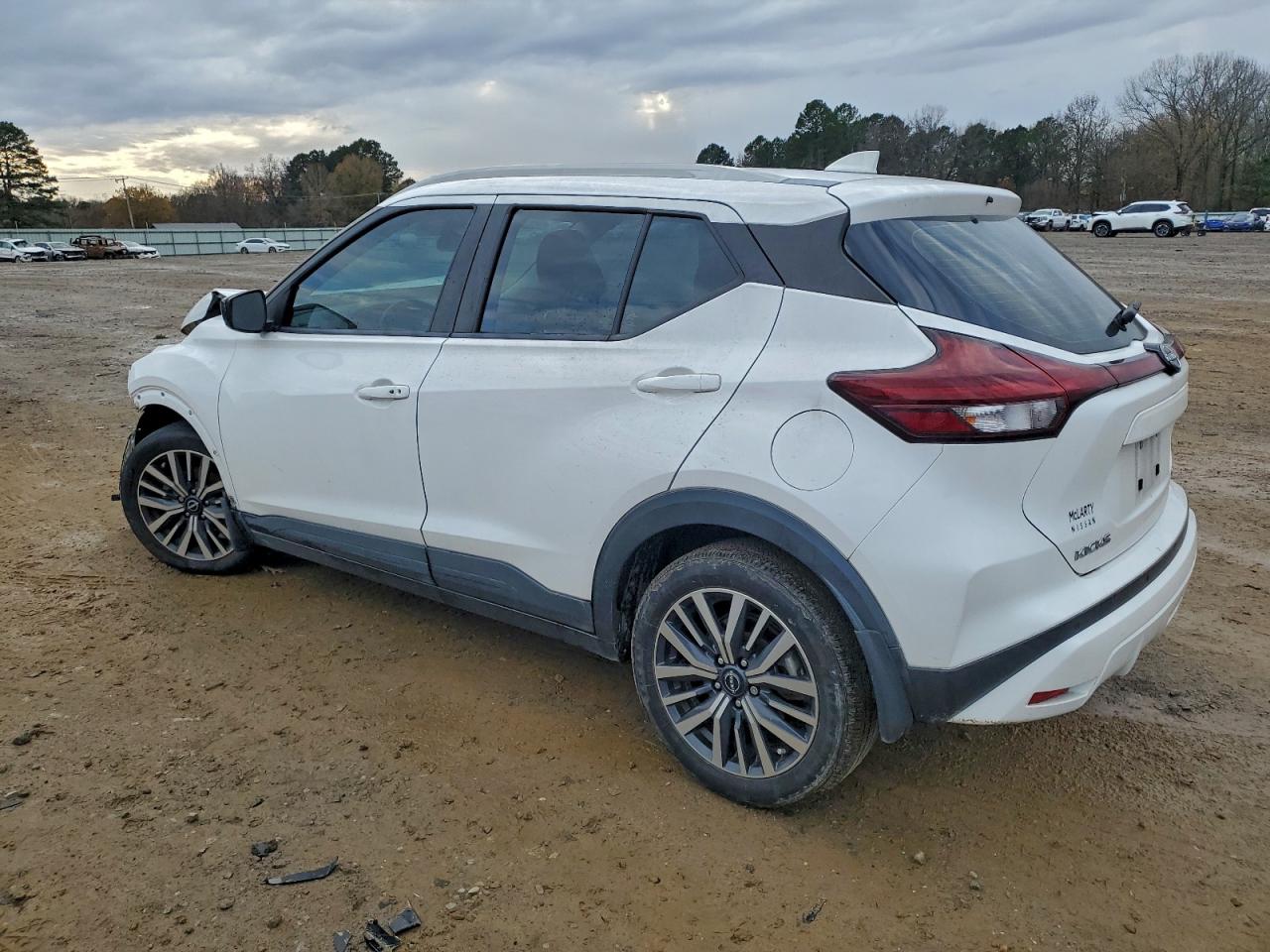 2023 NISSAN KICKS SV photo 2