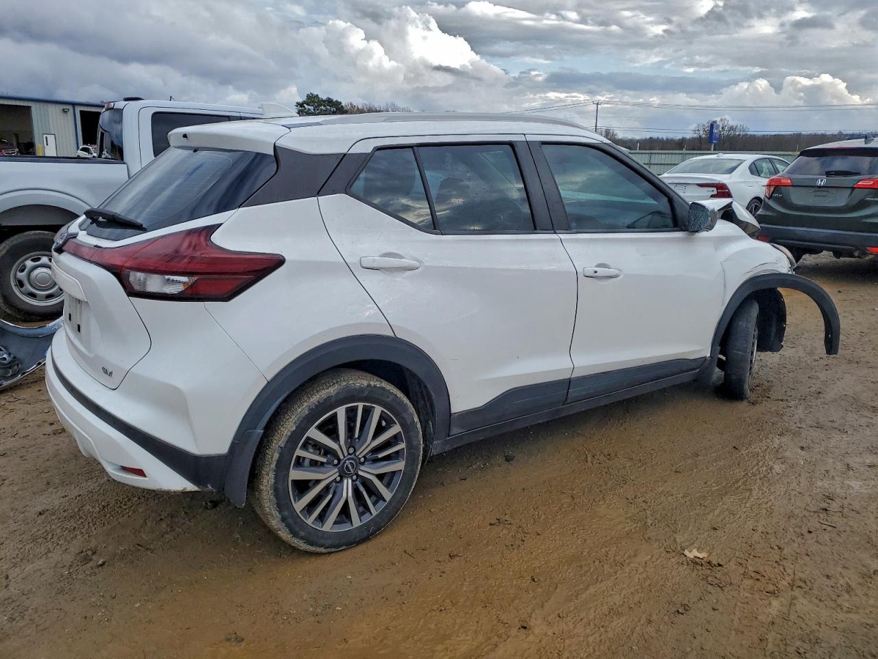2023 NISSAN KICKS SV photo 3