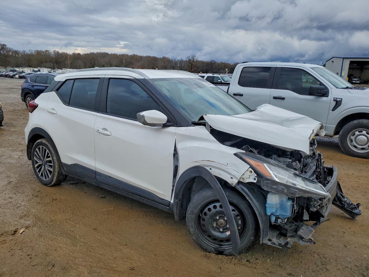 2023 NISSAN KICKS SV photo 4