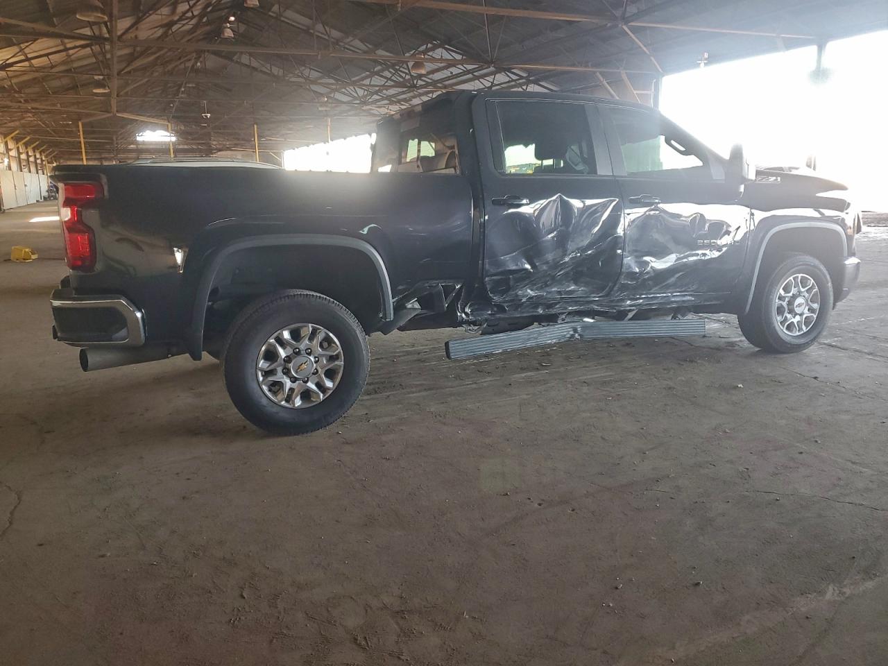 2024 CHEVROLET SILVERADO K2500 HEAVY DUTY LT photo 3