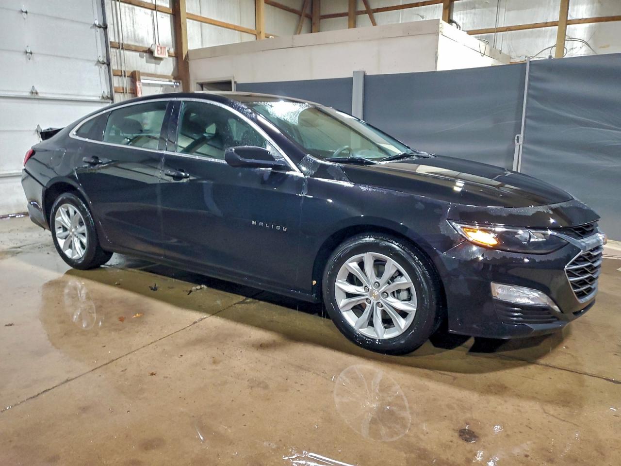 2025 CHEVROLET MALIBU LT photo 4