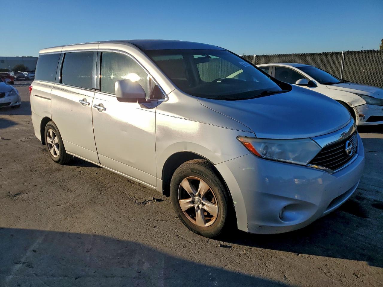2013 NISSAN QUEST S photo 4