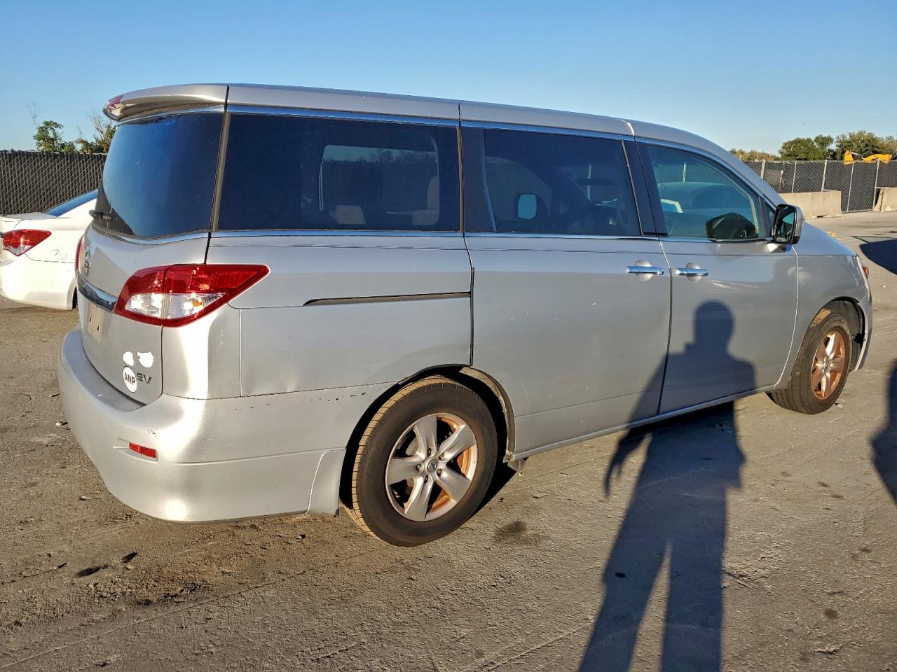2013 NISSAN QUEST S photo 3