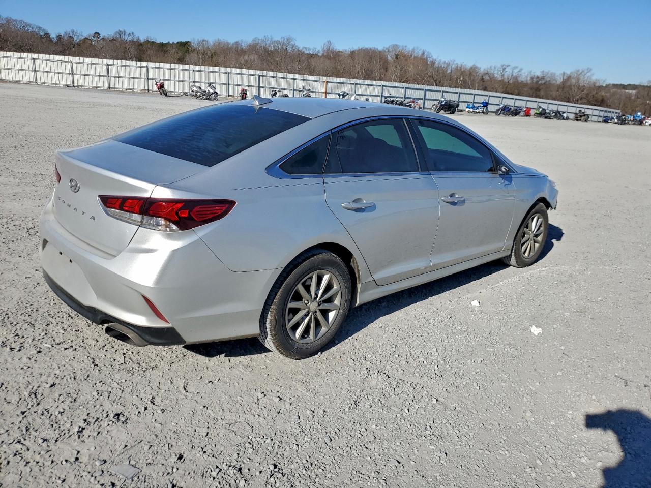 2018 HYUNDAI SONATA SE photo 3