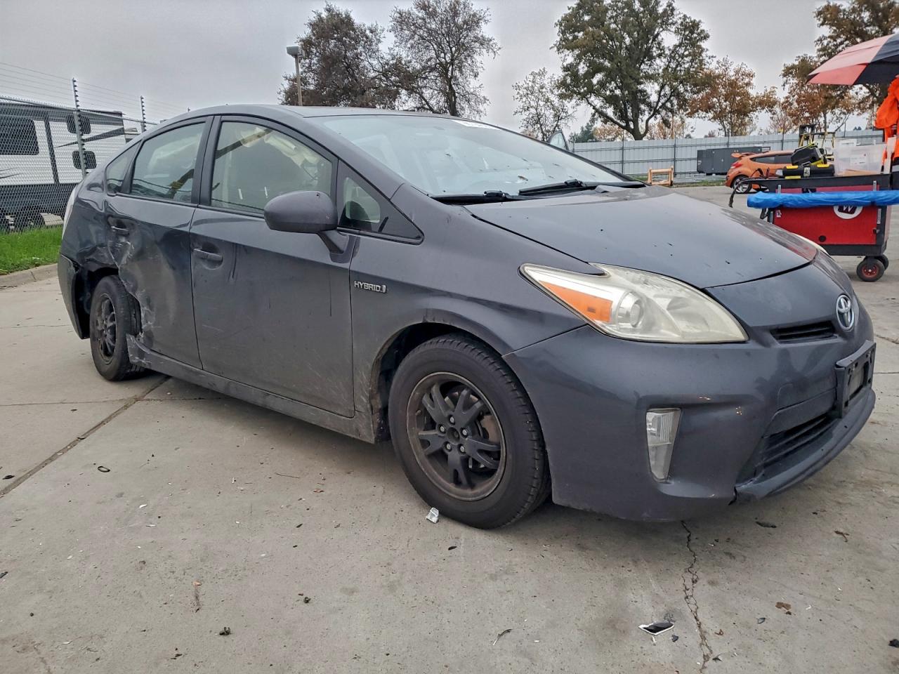 2014 TOYOTA PRIUS photo 4